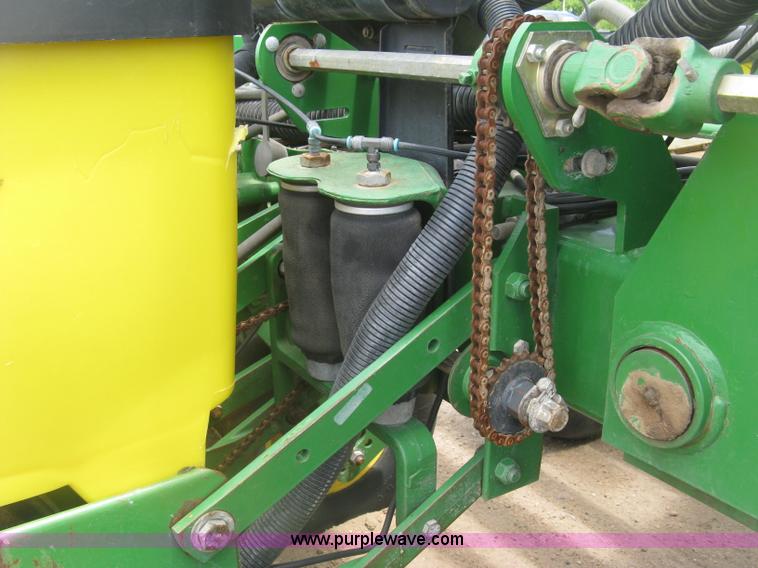 image for item K8621 John Deere 1780 planter