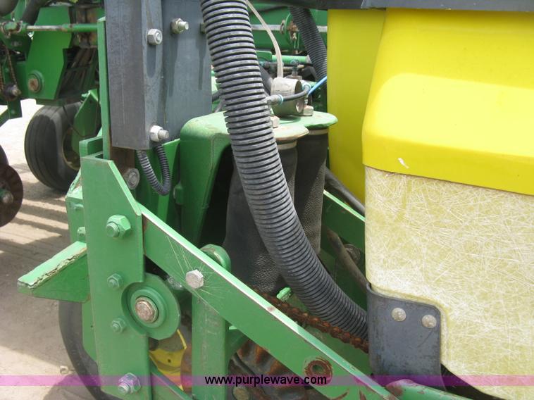 image for item K8621 John Deere 1780 planter