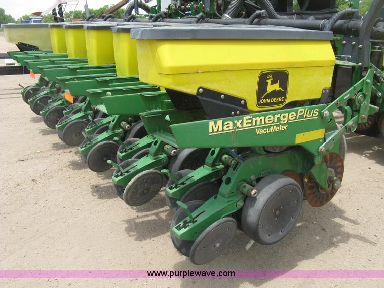 image for item K8621 John Deere 1780 planter