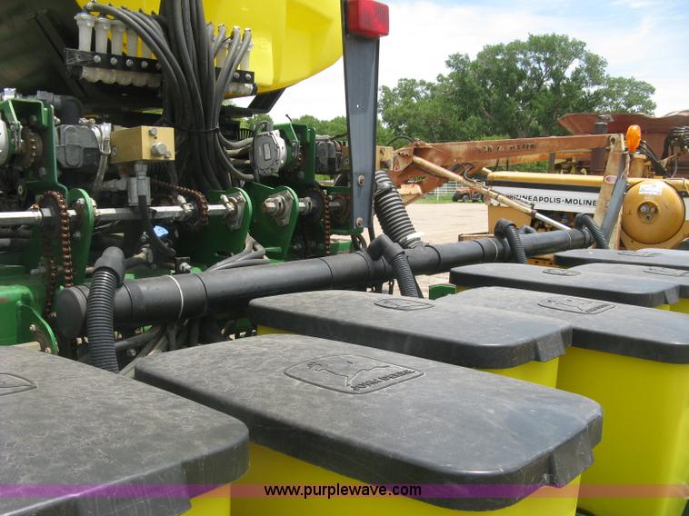 image for item K8621 John Deere 1780 planter