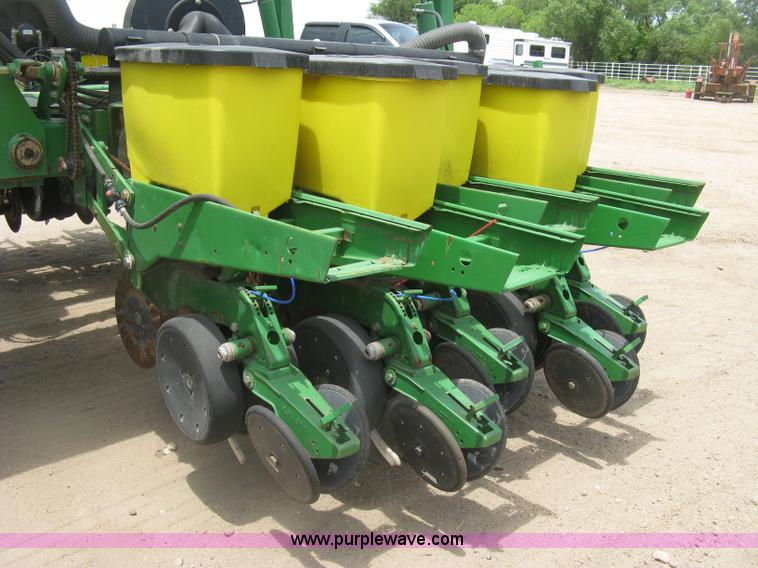 image for item K8621 John Deere 1780 planter