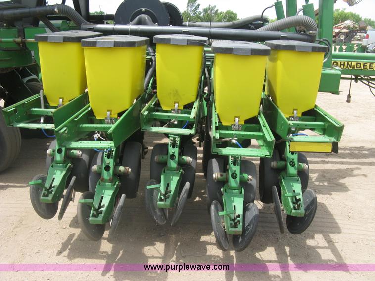image for item K8621 John Deere 1780 planter
