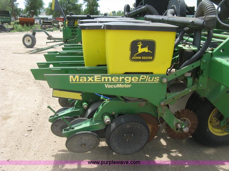 image for item K8621 John Deere 1780 planter