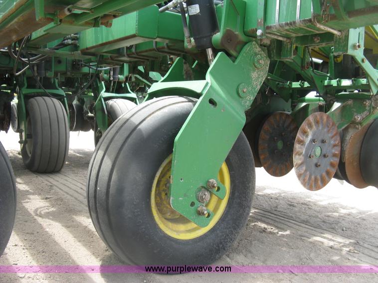 image for item K8621 John Deere 1780 planter