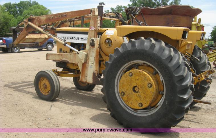 image for item K8623 Minneapolis Moline Super M670 tractor