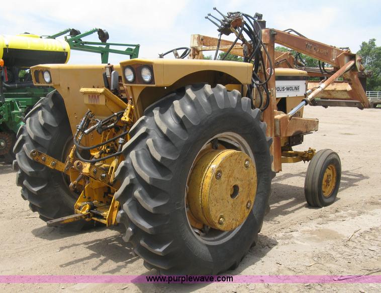 image for item K8623 Minneapolis Moline Super M670 tractor