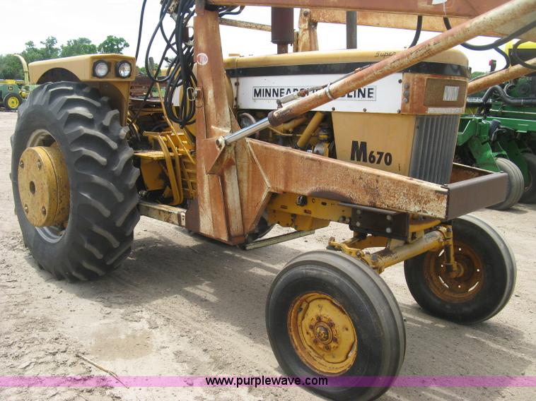 image for item K8623 Minneapolis Moline Super M670 tractor