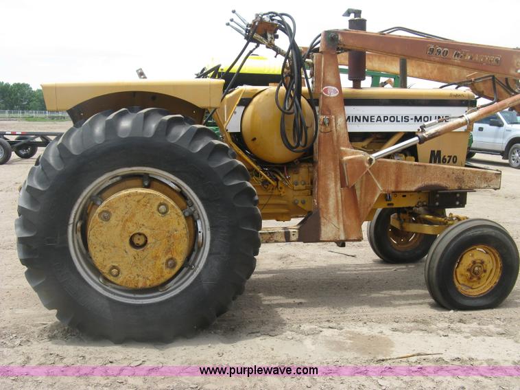 image for item K8623 Minneapolis Moline Super M670 tractor