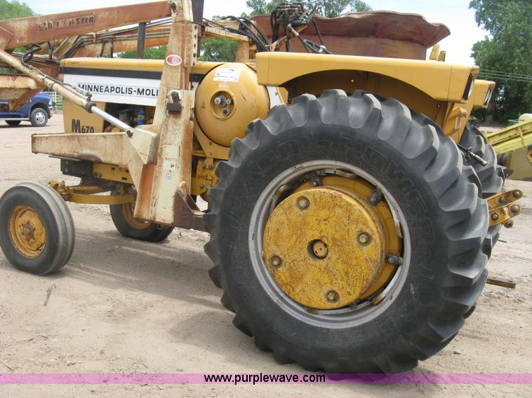 image for item K8623 Minneapolis Moline Super M670 tractor