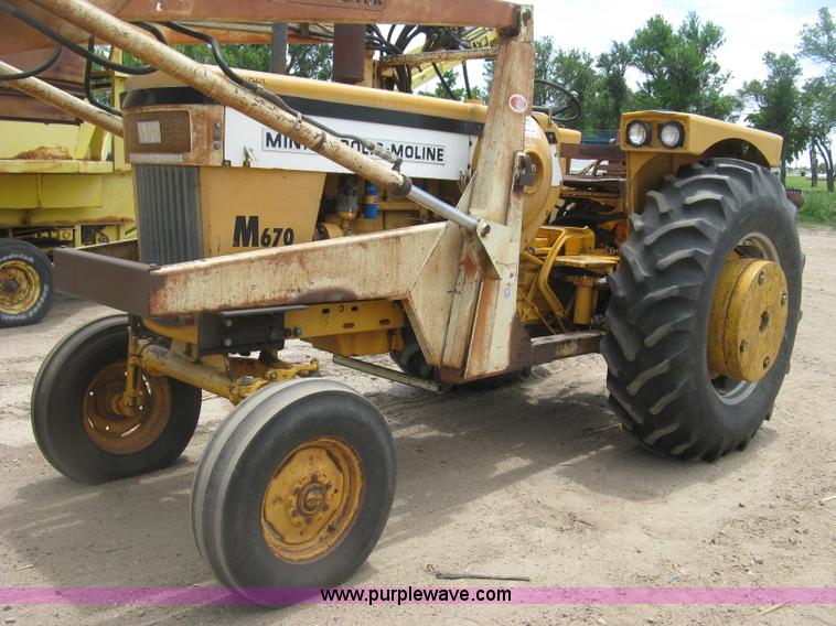 image for item K8623 Minneapolis Moline Super M670 tractor