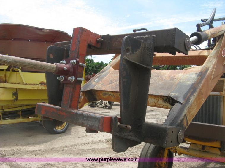 image for item K8623 Minneapolis Moline Super M670 tractor