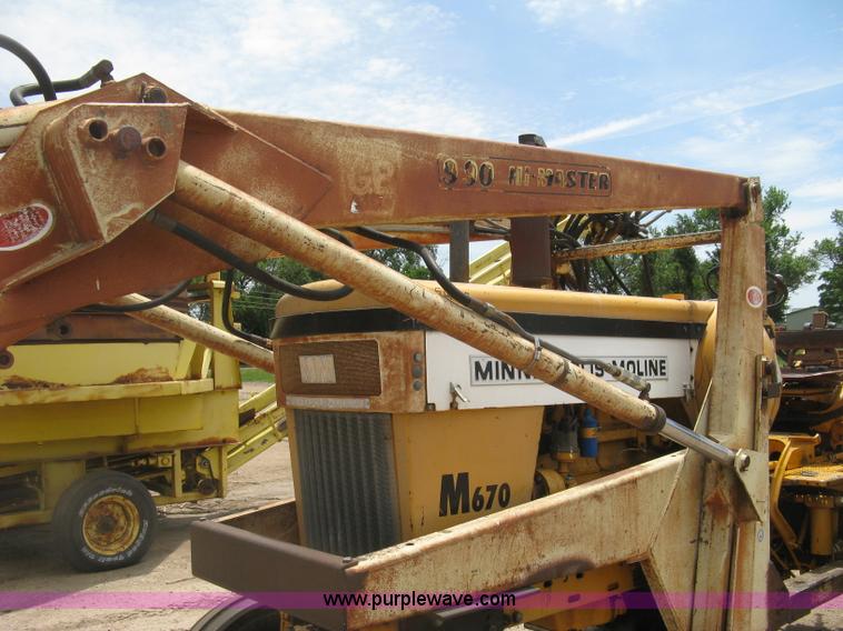 image for item K8623 Minneapolis Moline Super M670 tractor