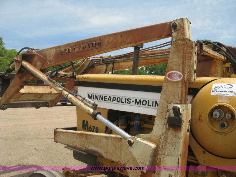 image for item K8623 Minneapolis Moline Super M670 tractor