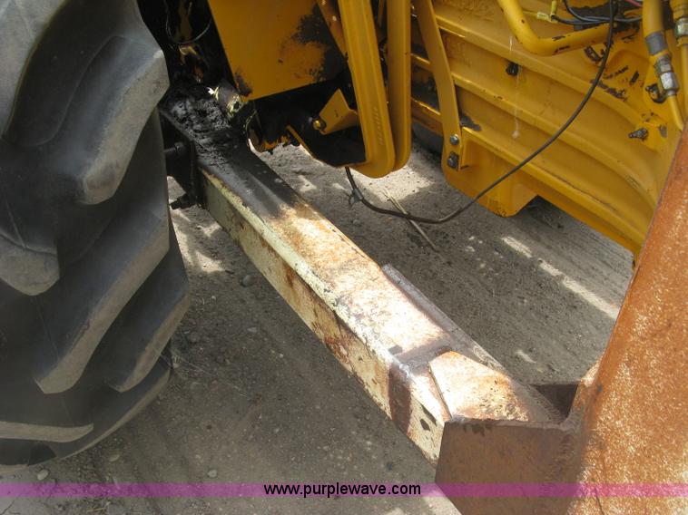 image for item K8623 Minneapolis Moline Super M670 tractor