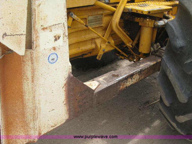 image for item K8623 Minneapolis Moline Super M670 tractor