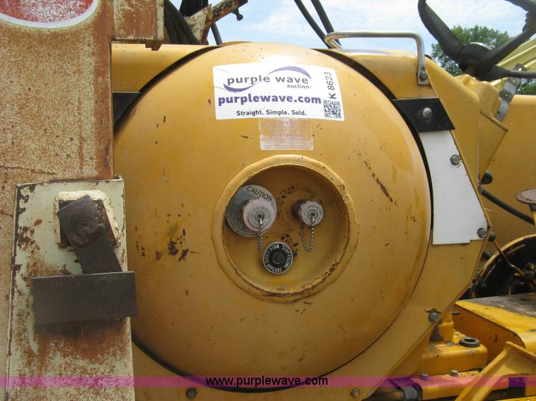 image for item K8623 Minneapolis Moline Super M670 tractor