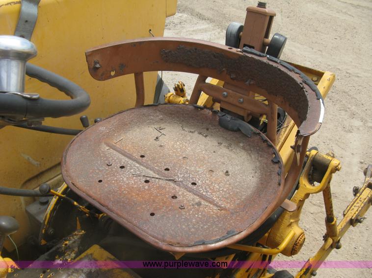 image for item K8623 Minneapolis Moline Super M670 tractor