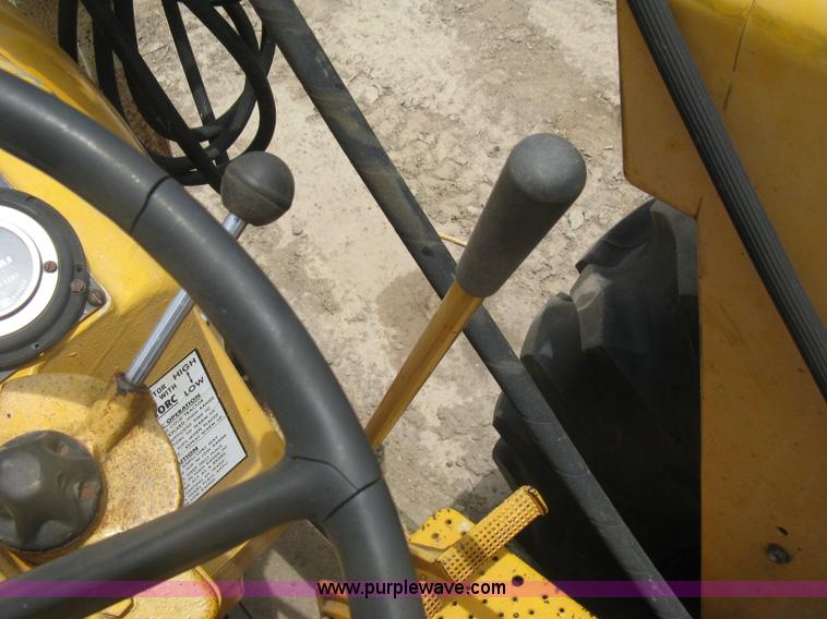 image for item K8623 Minneapolis Moline Super M670 tractor