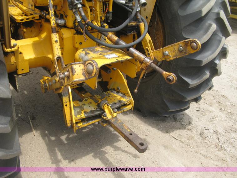 image for item K8623 Minneapolis Moline Super M670 tractor