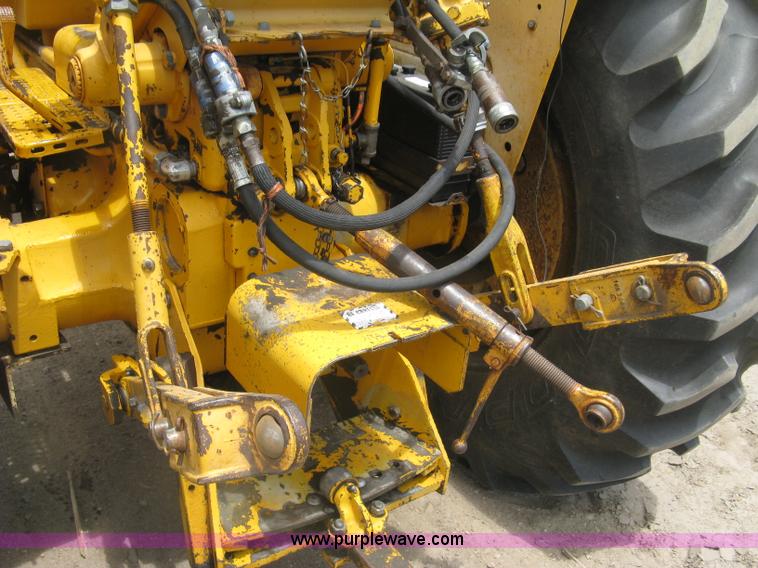 image for item K8623 Minneapolis Moline Super M670 tractor