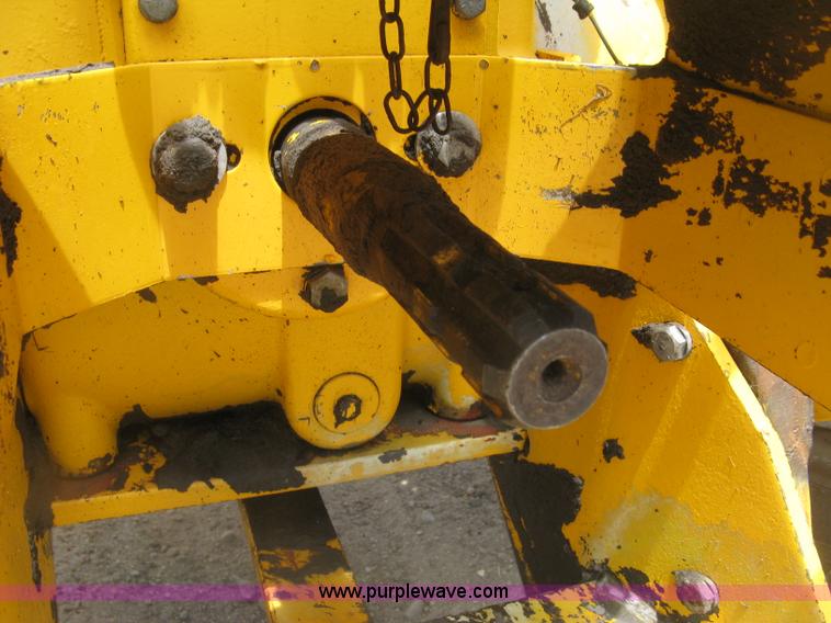 image for item K8623 Minneapolis Moline Super M670 tractor