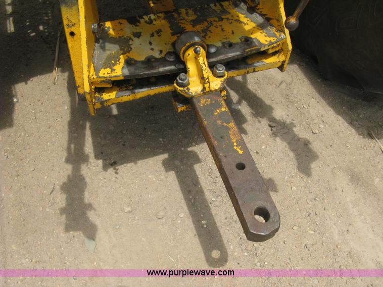 image for item K8623 Minneapolis Moline Super M670 tractor