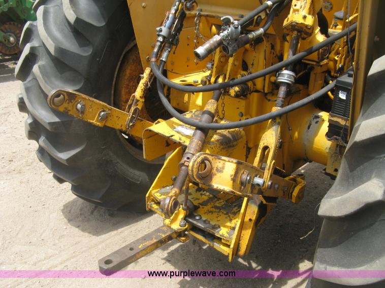 image for item K8623 Minneapolis Moline Super M670 tractor