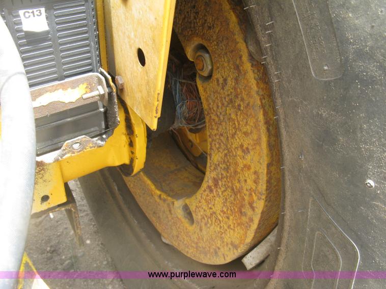 image for item K8623 Minneapolis Moline Super M670 tractor