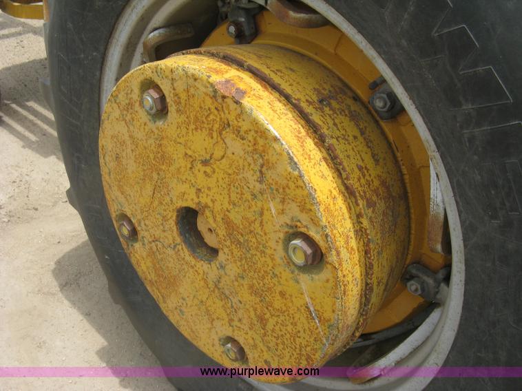 image for item K8623 Minneapolis Moline Super M670 tractor