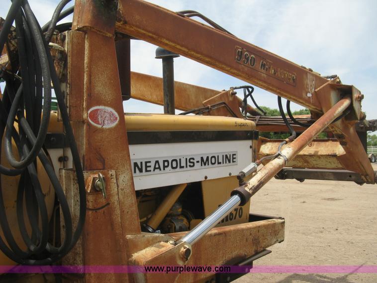 image for item K8623 Minneapolis Moline Super M670 tractor