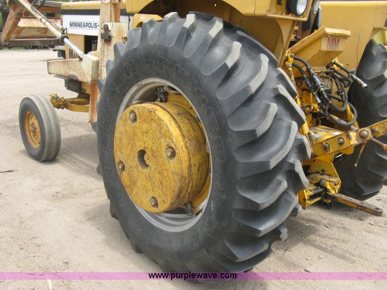 image for item K8623 Minneapolis Moline Super M670 tractor