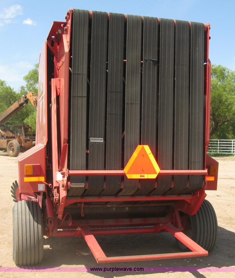 image for item K8633 2001 Gehl 2880 round baler