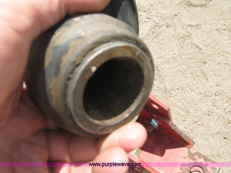 image for item K8633 2001 Gehl 2880 round baler