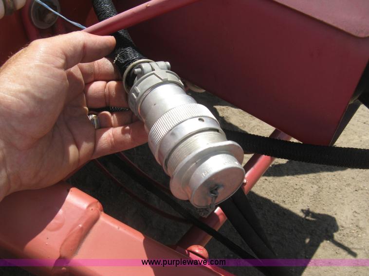 image for item K8633 2001 Gehl 2880 round baler