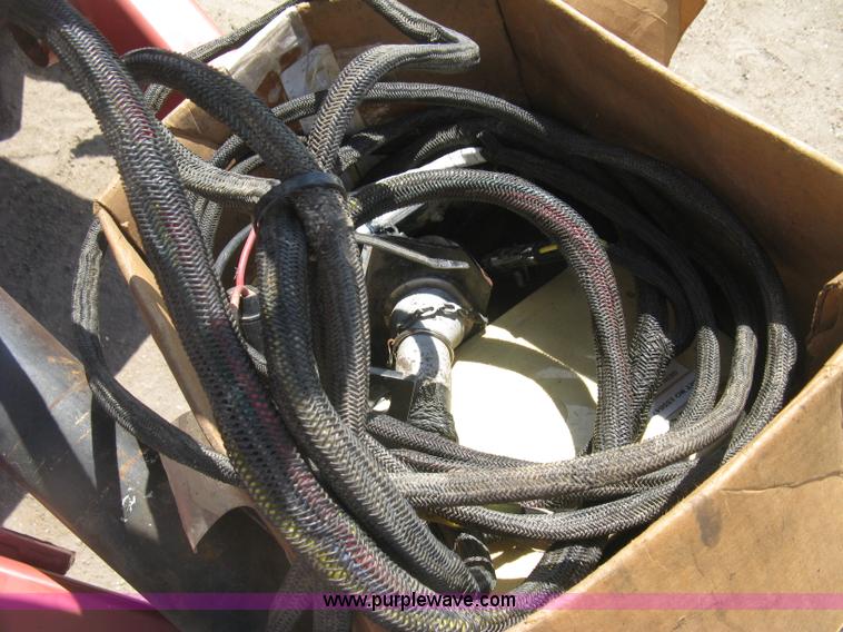 image for item K8633 2001 Gehl 2880 round baler