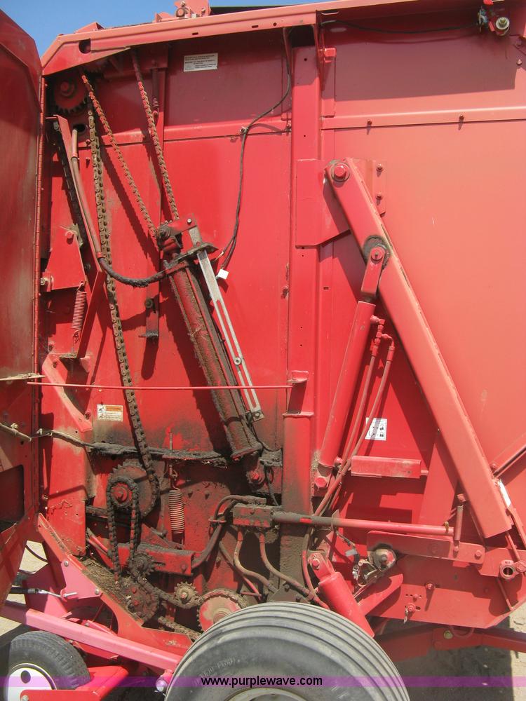 image for item K8633 2001 Gehl 2880 round baler