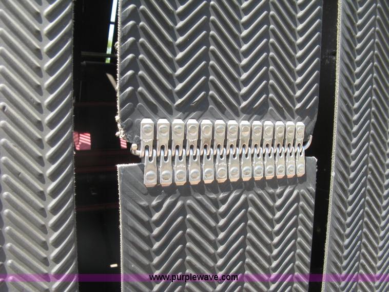 image for item K8633 2001 Gehl 2880 round baler