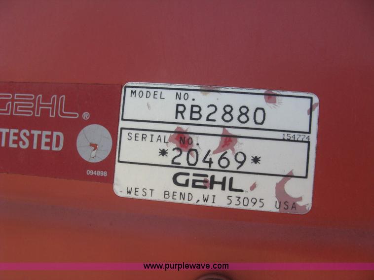 image for item K8633 2001 Gehl 2880 round baler