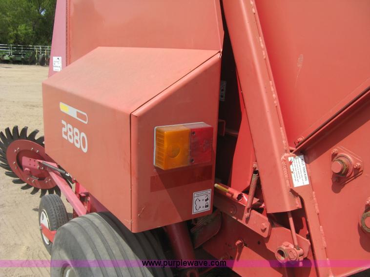 image for item K8633 2001 Gehl 2880 round baler