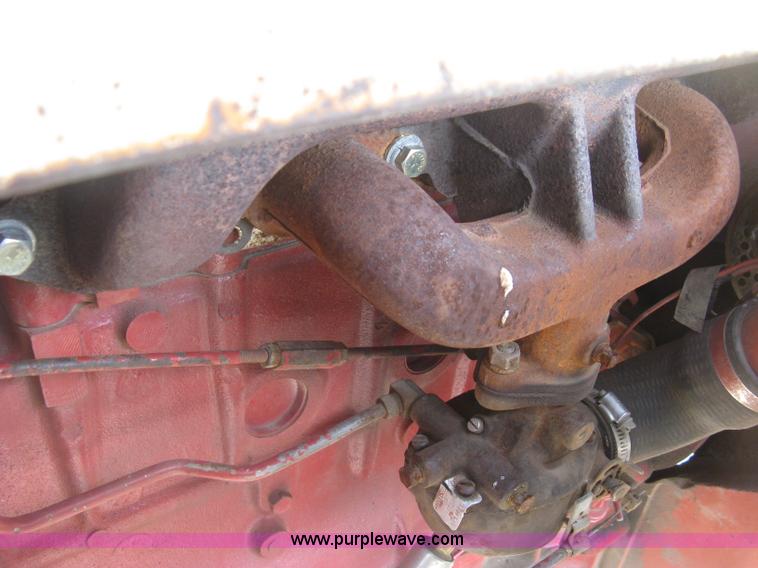 image for item K8642 1972 International 574 tractor