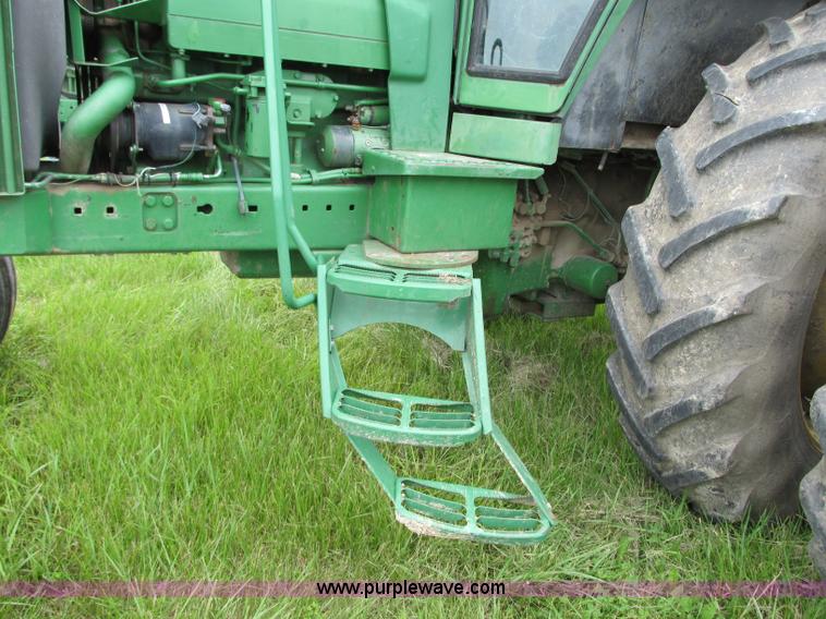 image for item R9307 1982 John Deere 4640 tractor