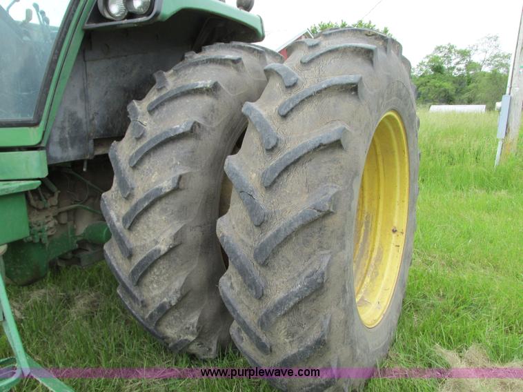 image for item R9307 1982 John Deere 4640 tractor