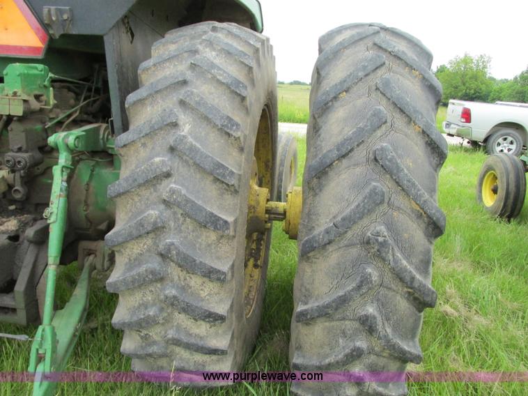 image for item R9307 1982 John Deere 4640 tractor