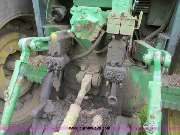 image for item R9307 1982 John Deere 4640 tractor