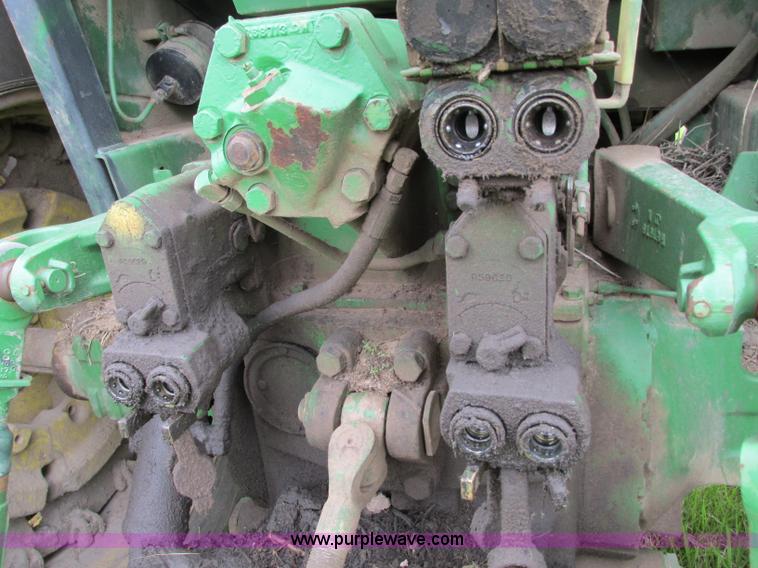 image for item R9307 1982 John Deere 4640 tractor