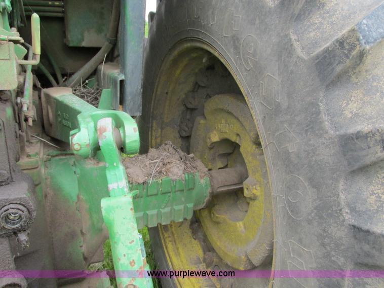 image for item R9307 1982 John Deere 4640 tractor