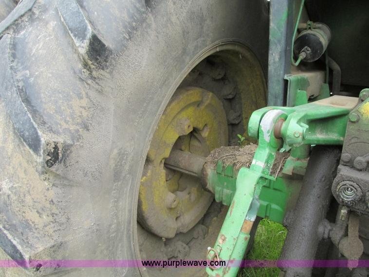 image for item R9307 1982 John Deere 4640 tractor