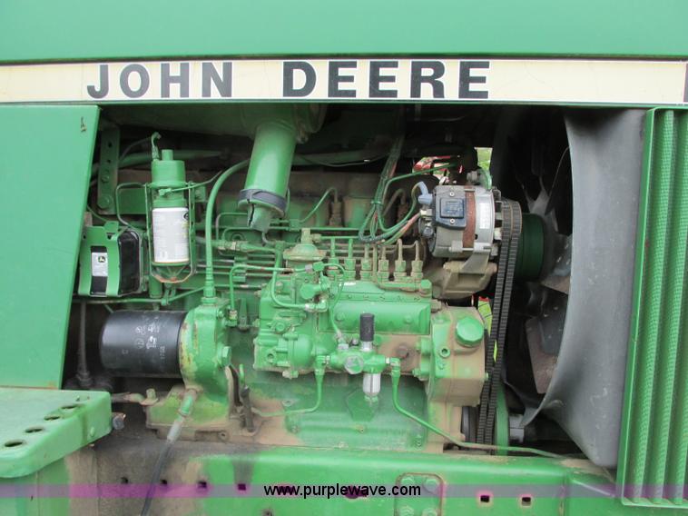 image for item R9307 1982 John Deere 4640 tractor