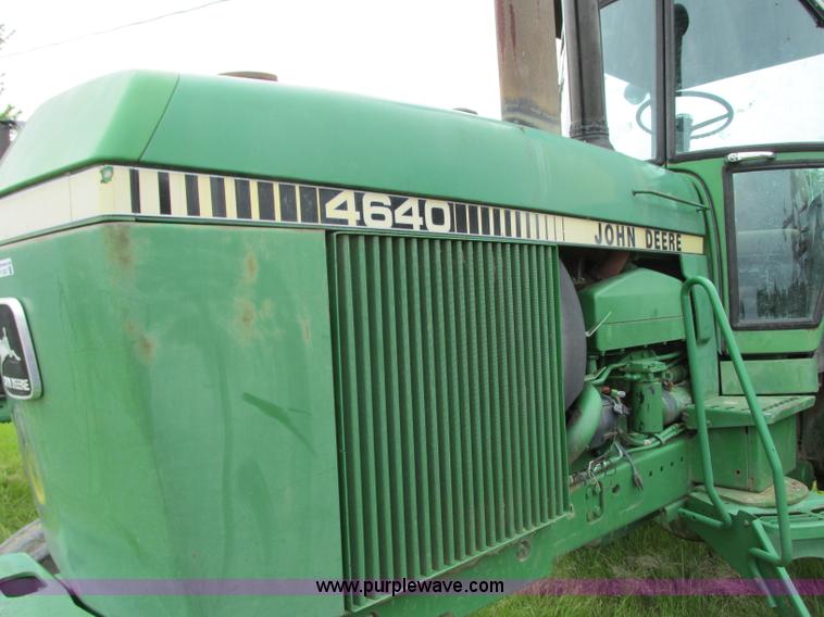 image for item R9307 1982 John Deere 4640 tractor