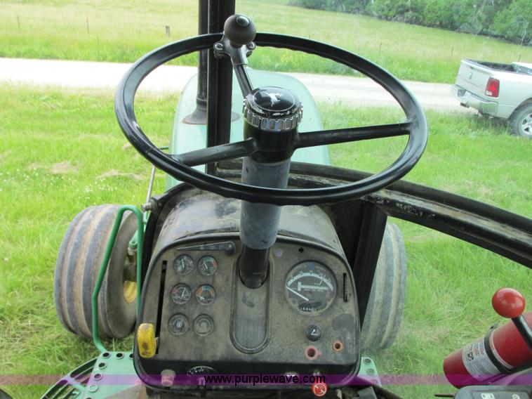 image for item R9307 1982 John Deere 4640 tractor